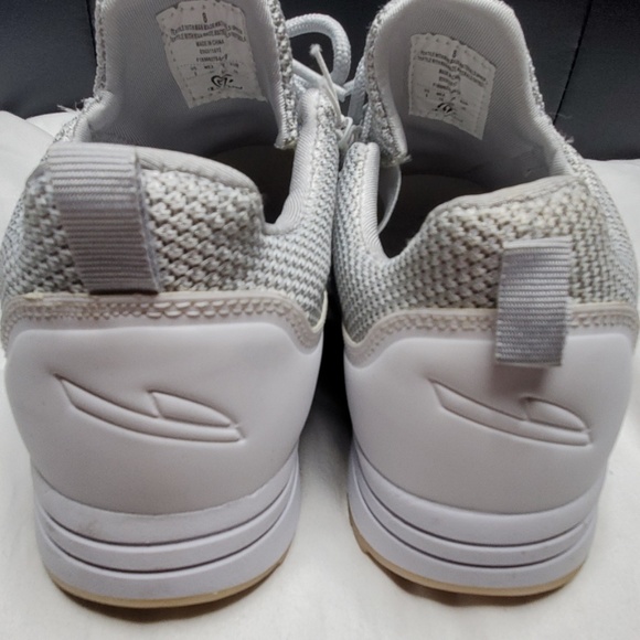 NEW CHAMPION SIZE 8 11 WOMEN TENNIS ATHLETIC SHOES - Picture 4 of 7